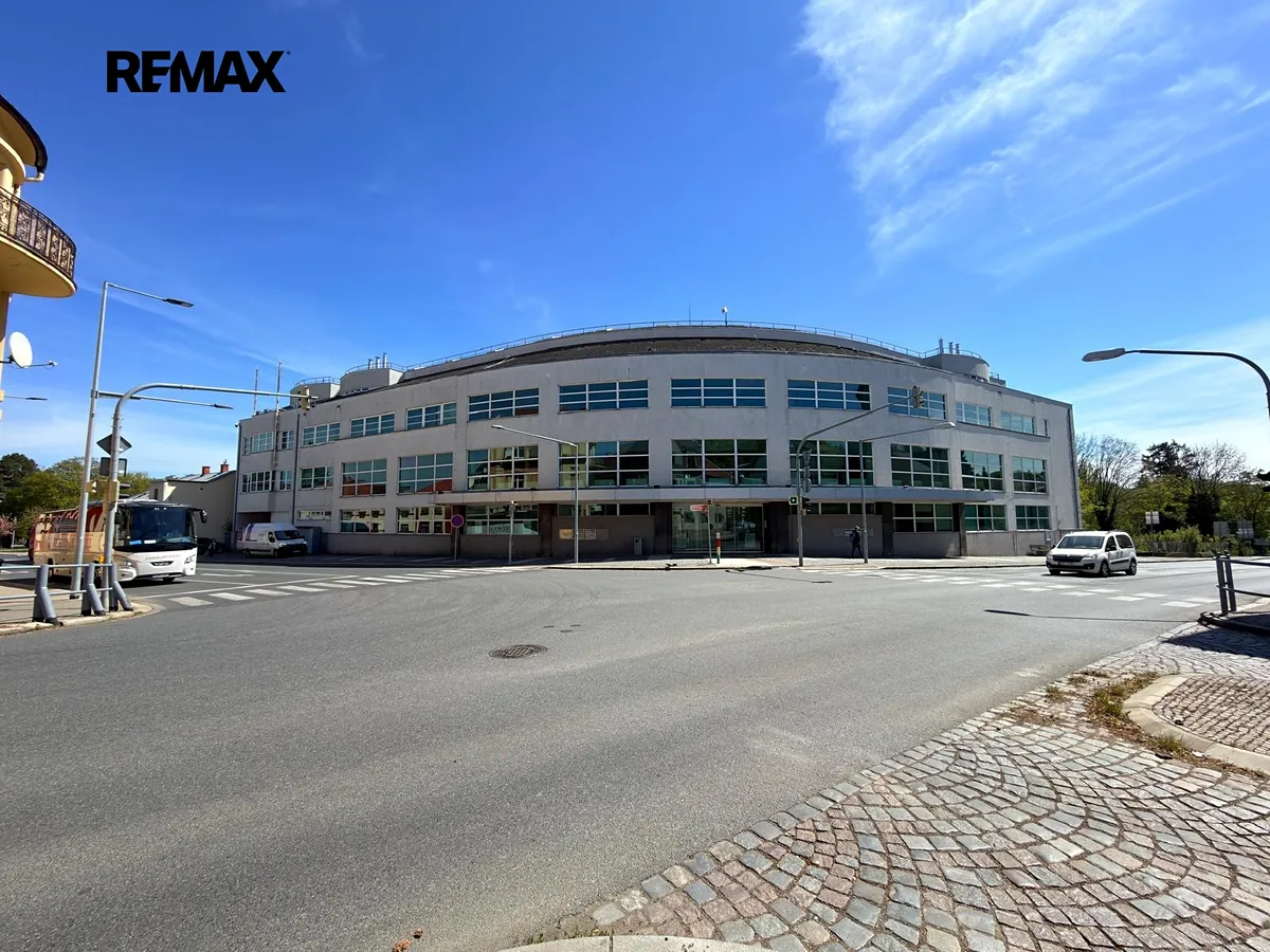 Pronájem obchodního prostoru 400 m²